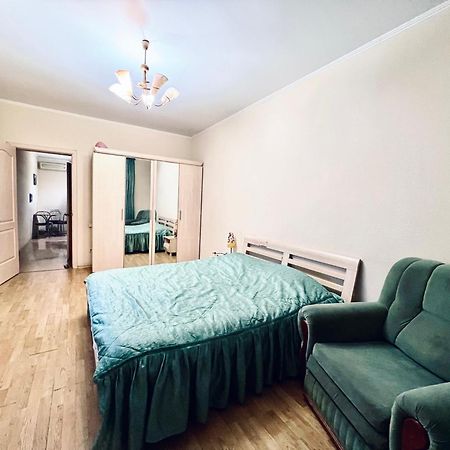 Apartment On Skorykovskyi Lane 4 ドニプロペトロウシク エクステリア 写真